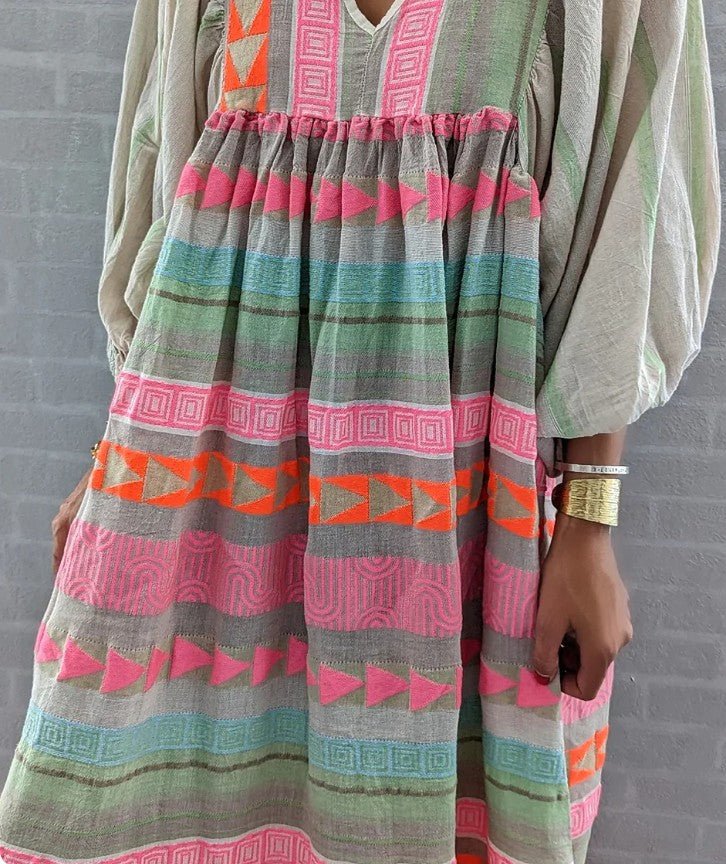Neve | Vestido Suelto Vibrante