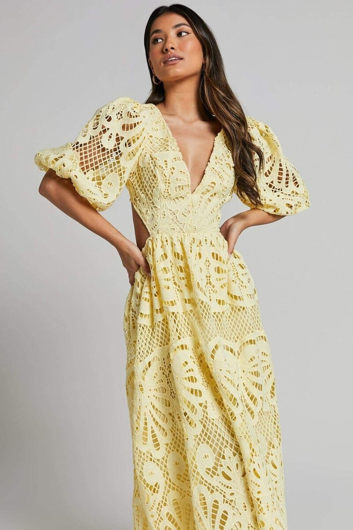 Sandra | Vestido Midi de Encaje Bordado